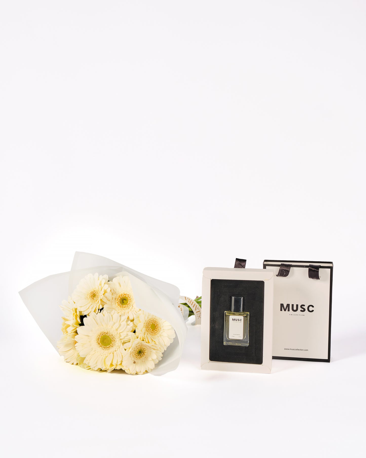 Cocoa Kiss Musc Perfume 30 ml & White Gerbera Bouquet