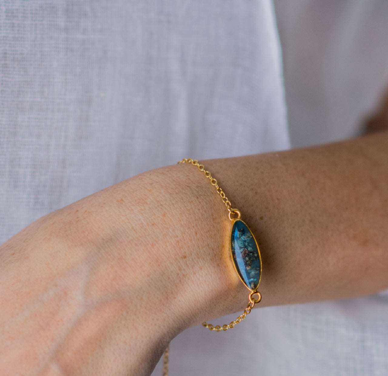 https://cdn.shopify.com/s/files/1/0555/9107/6151/products/R027-640_b38583de-d9b2-44ae-a244-7b75009110a8.jpg?v=16699036991