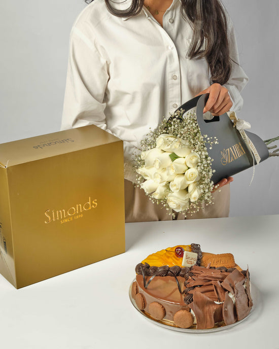 Simonds 4 seasons Cake & First Date Bouquet